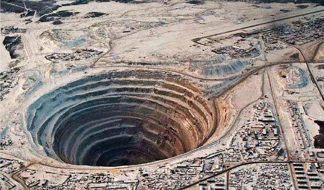 当年苏联挖穿地球为什么挖到12262米就停了？50年后真相曝