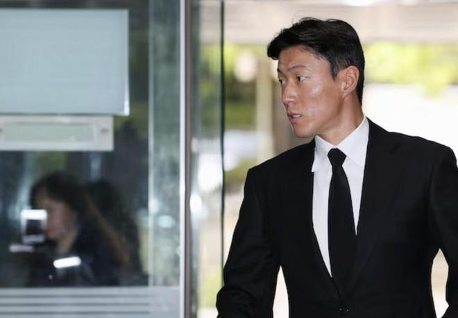 官方：韩国足协对被判缓刑的前国脚黄义助处以永久禁足处罚